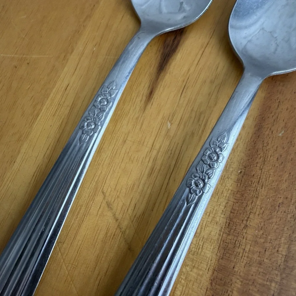 Oneida‎ Thor Fluted Rose Floral Stainless Steel Lot Of 2 Spoons USA Replacement